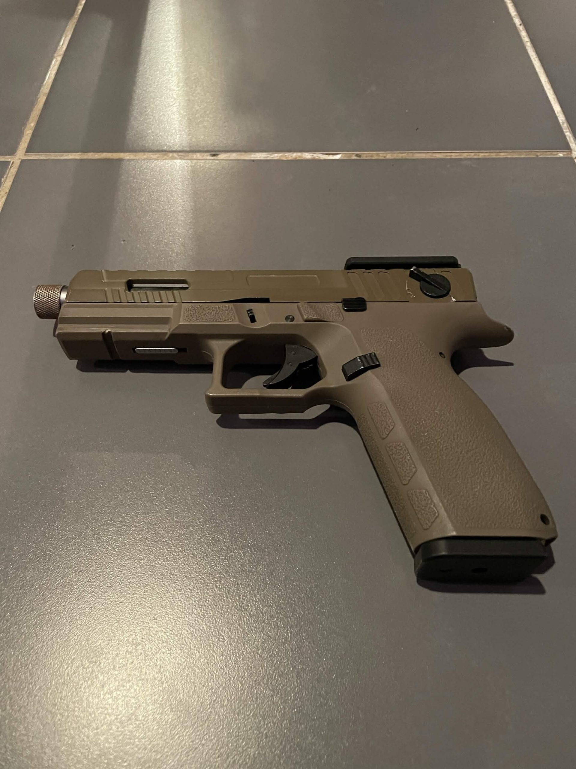 KP-13F (Full auto) Tan KJ Works Gaz
