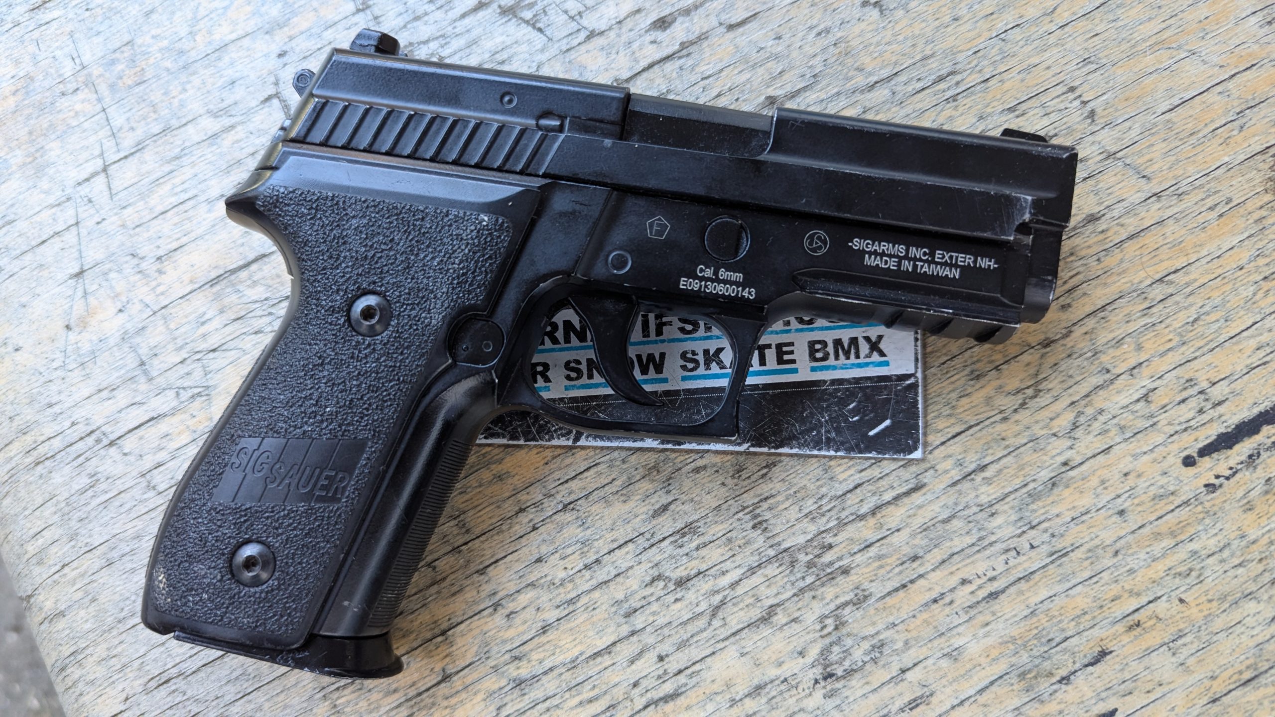 Sig Sauer P229 GBB (avec marquages)