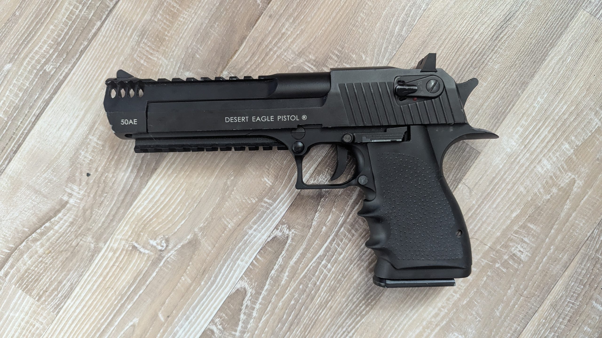 Desert Eagle L6