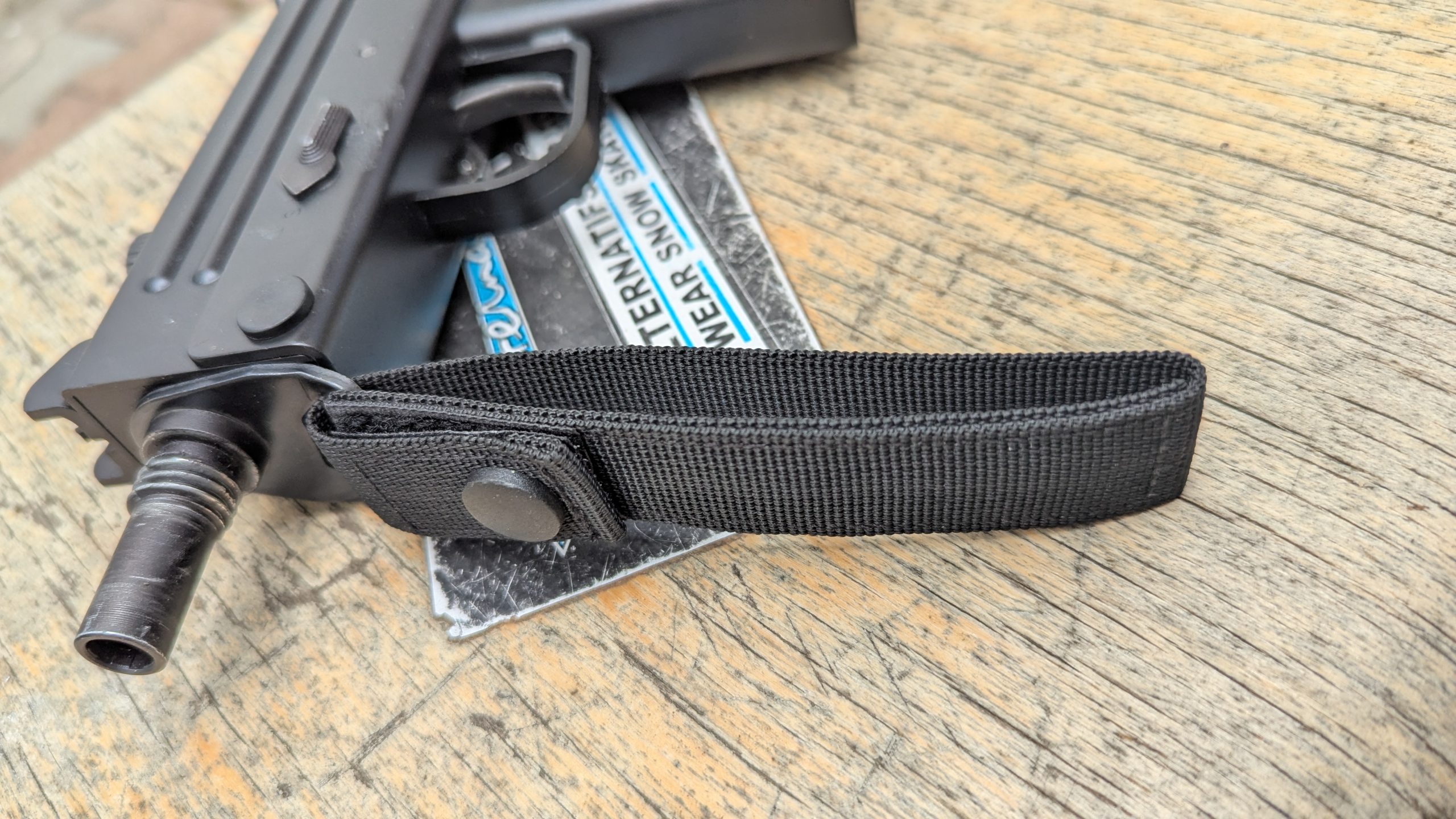 Front strap / grip pour Ingram Mac11 KSC/KWA & autres