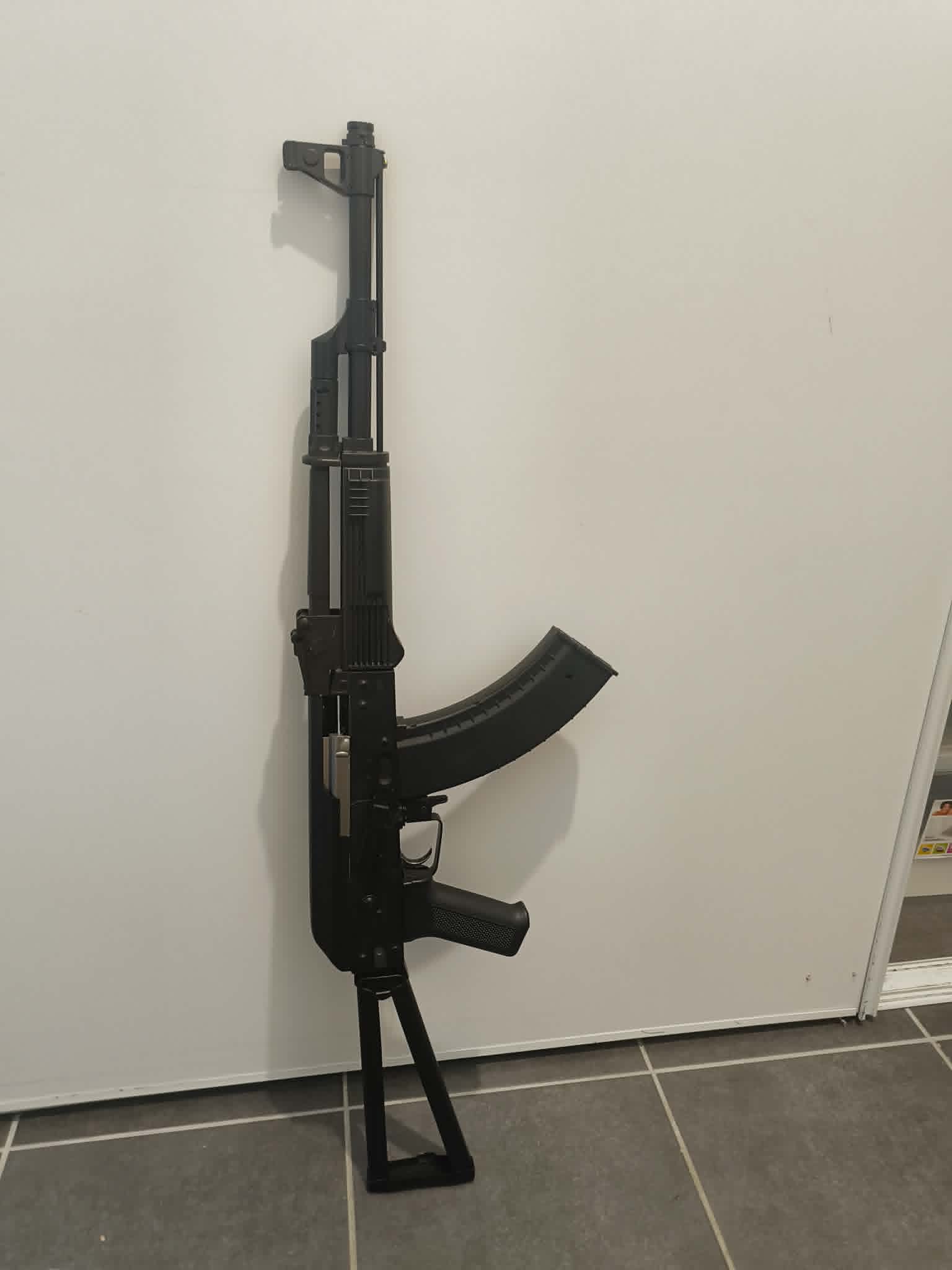 Réplique Airsoft AK type Cyma (ASG Kalashnikov) majoritairement métal – Bon rapport qualité/prix d’origine