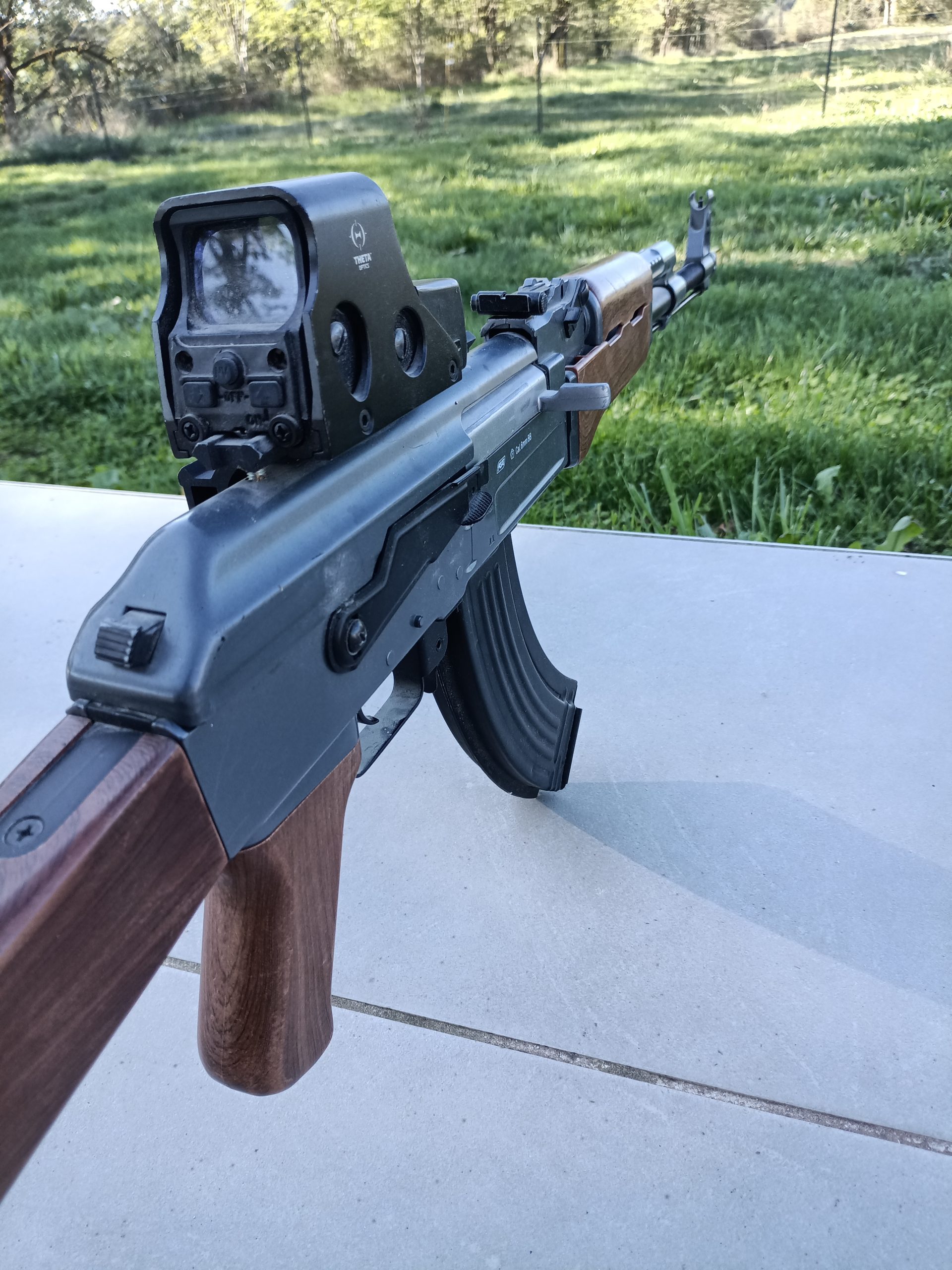 Réplique d'airsoft AK-47 et accessoires