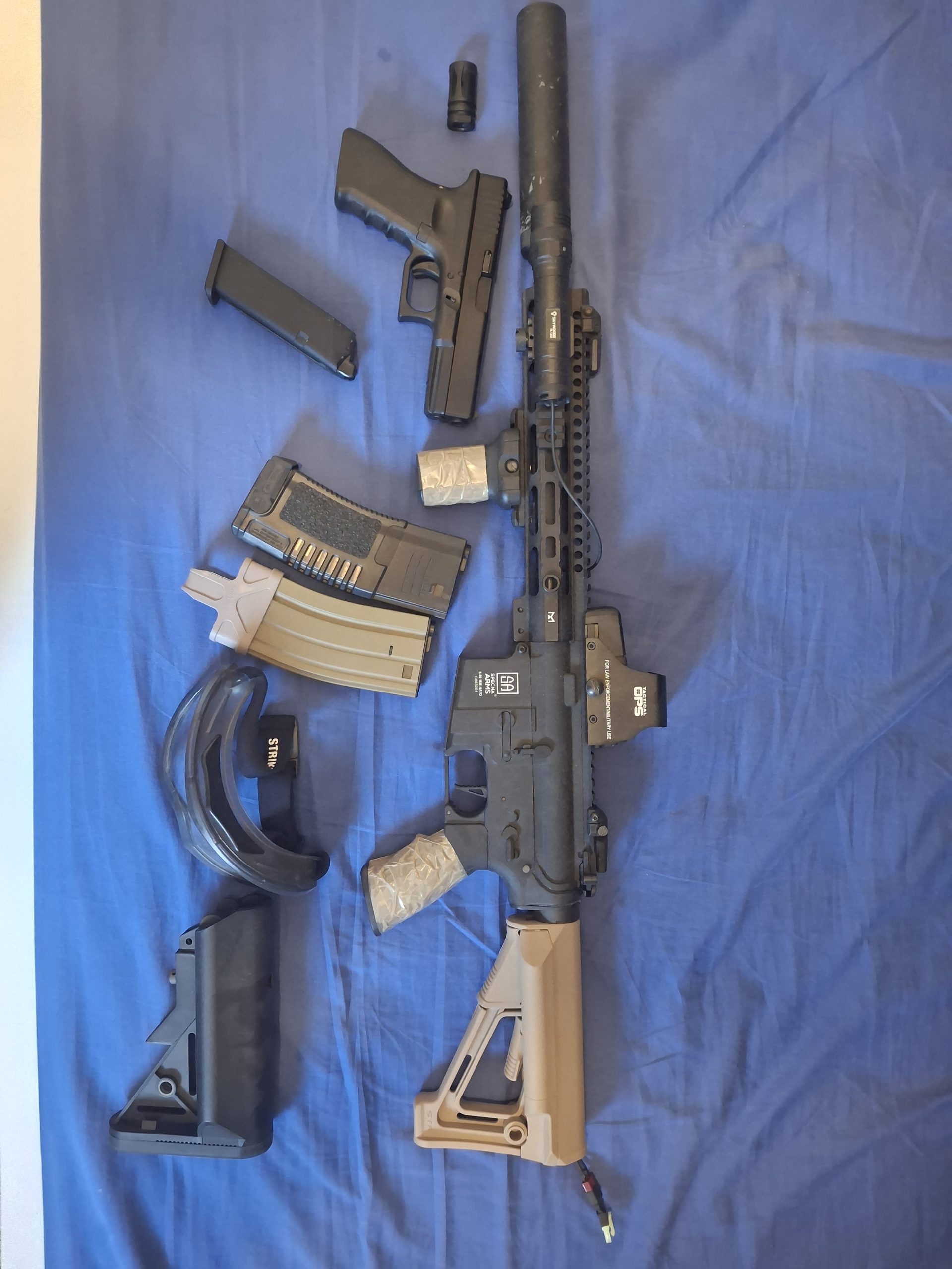 Vend lot airsoft fusil d’assault avec accessoire + glock 17gen4