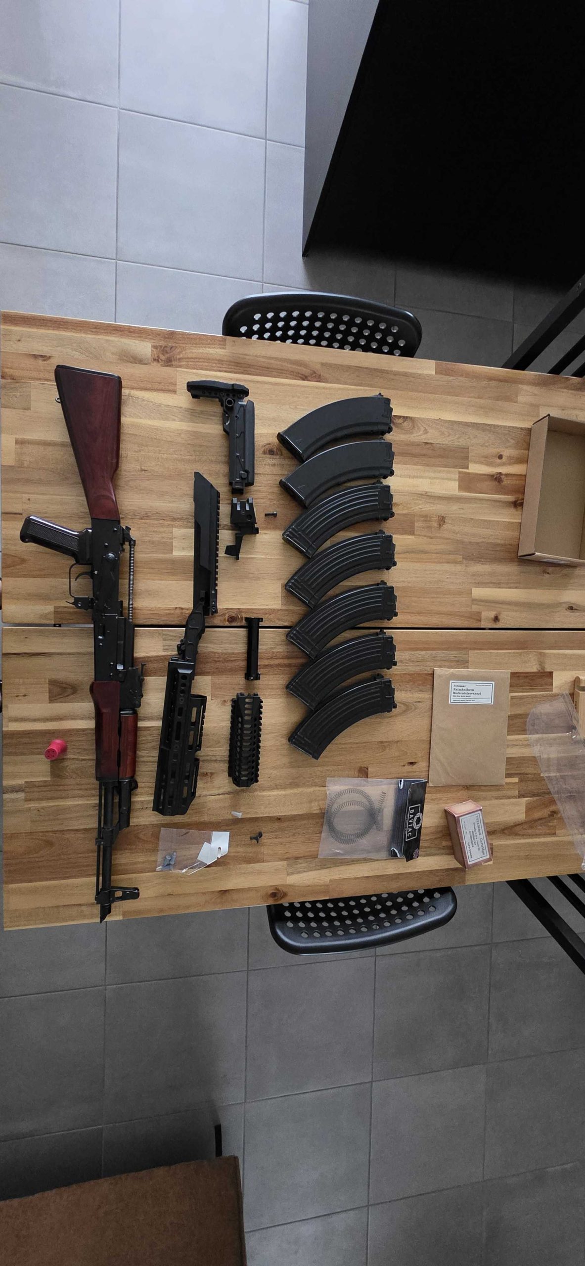 TM AKM upgrade + 7 mags + accessoires