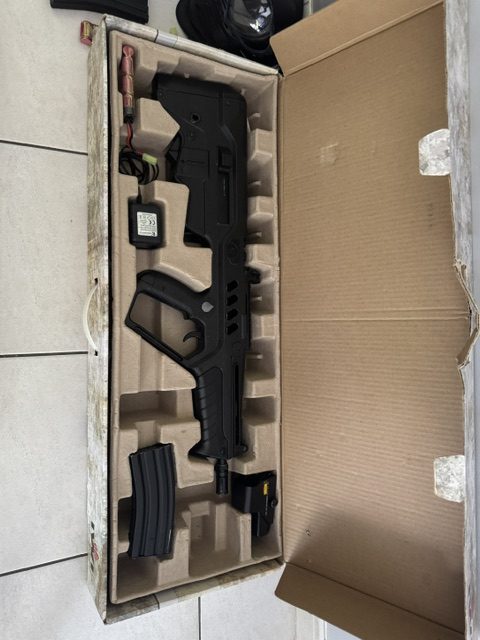 Pack complet Airsoft IWI Tavor 21 AEG (Umarex) + accessoires