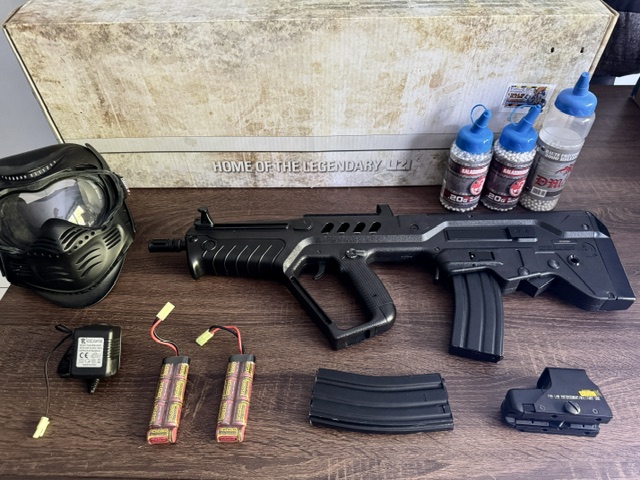 Pack complet Airsoft IWI Tavor 21 AEG (Umarex) + accessoires