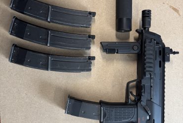 MP7A1 Tokyo Marui 4 chargeurs et silencieux