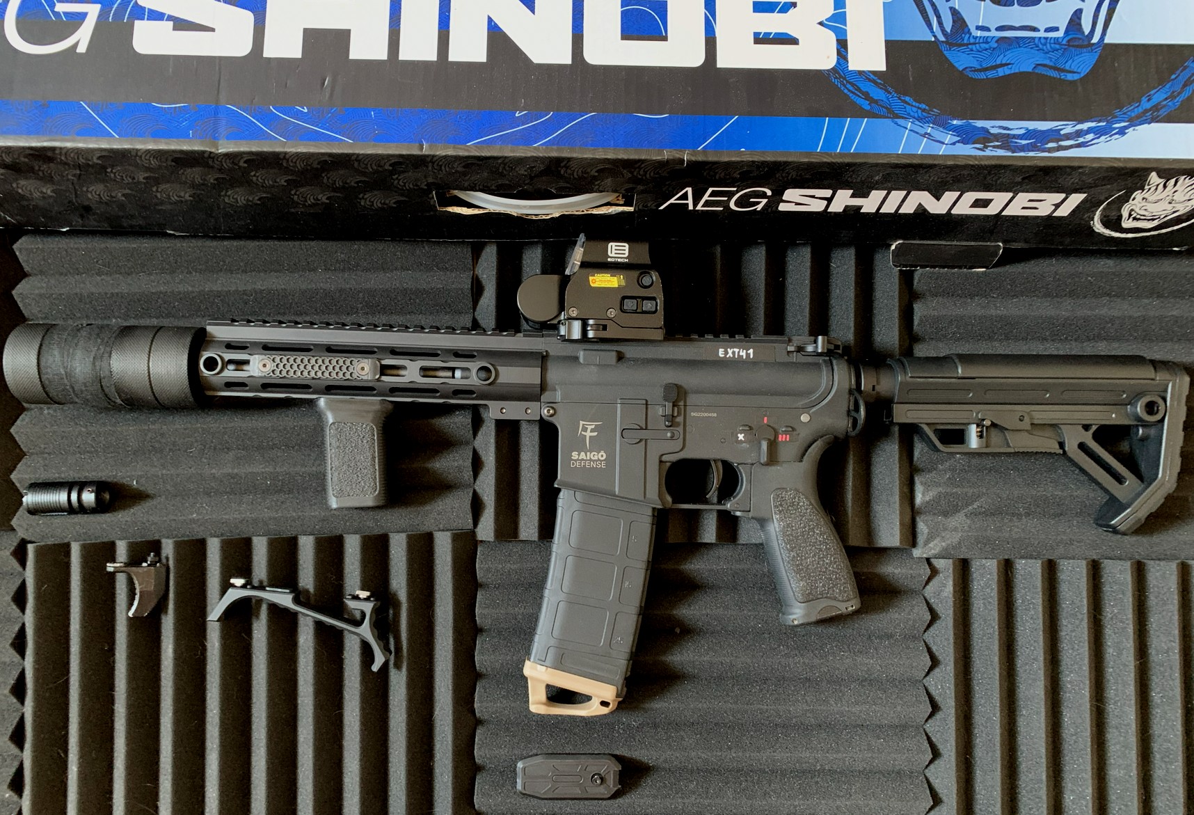 M4 AEG Shinobi (fiabilisée + accessoires)