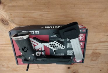 Aw custom hx2202. Ouvert a la négociation