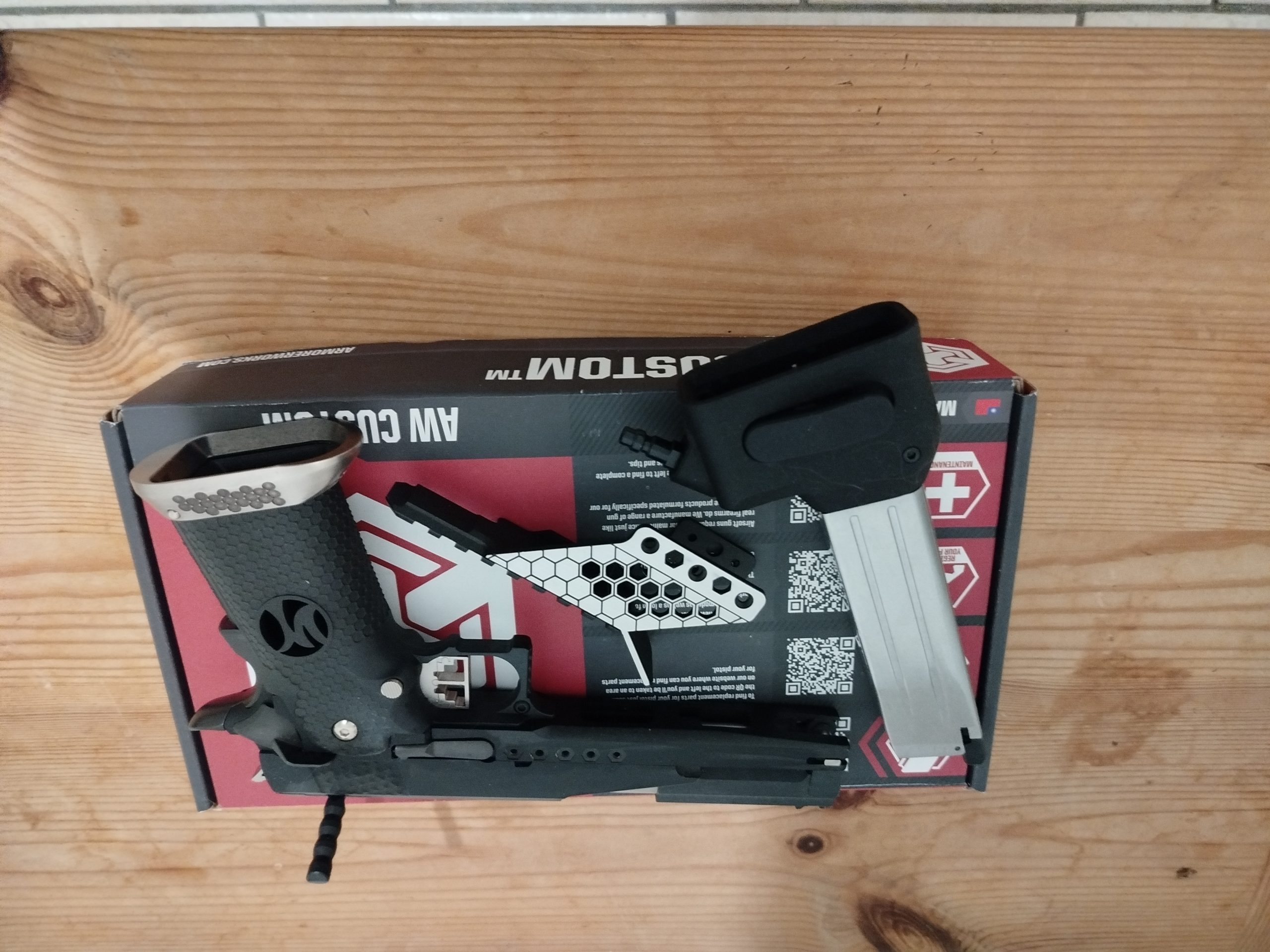 Aw custom hx2202. Ouvert a la négociation