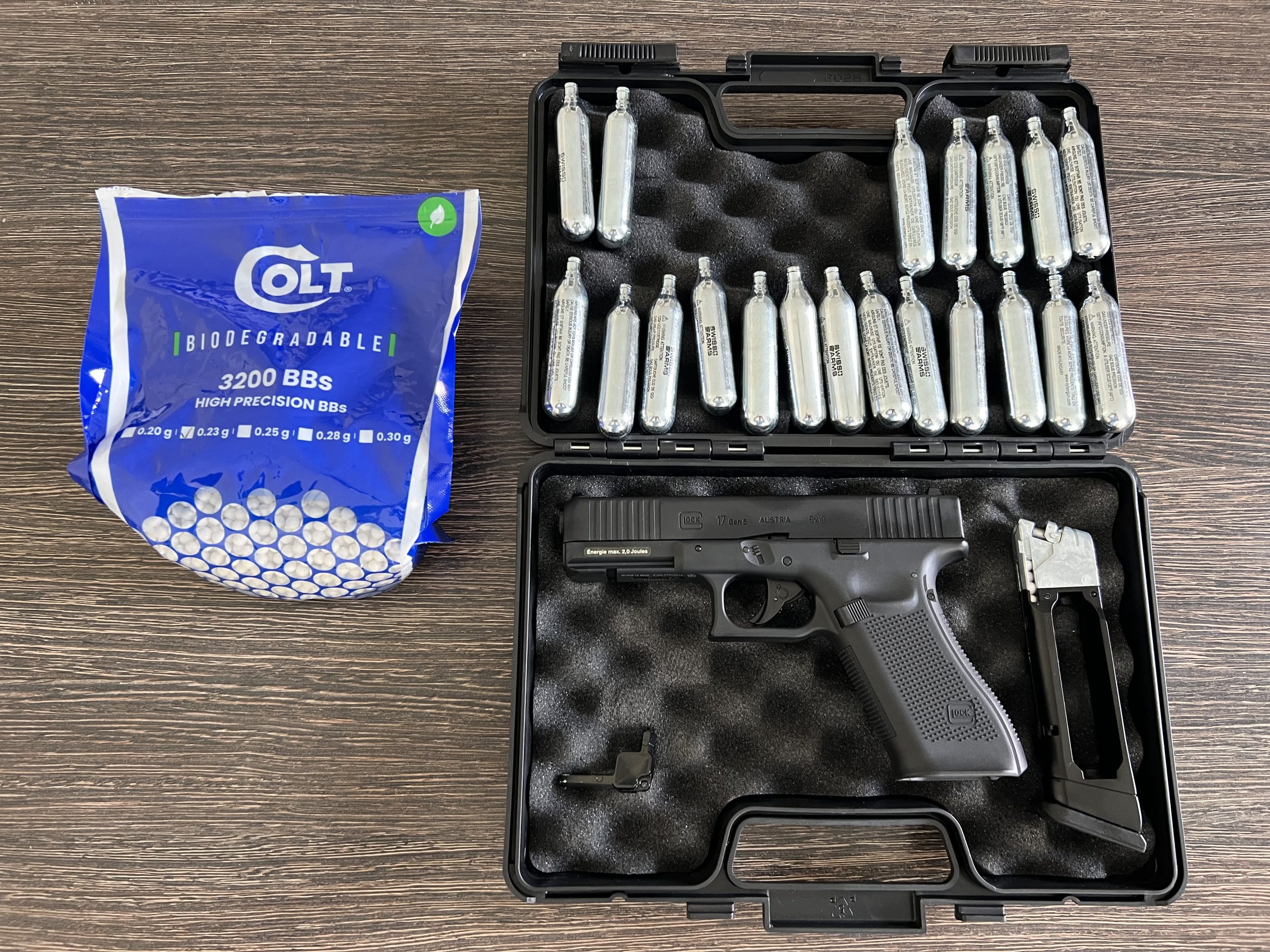 Pack complet GLOCK 17 Gen 5 6mm (mallette, billes, sparclettes)