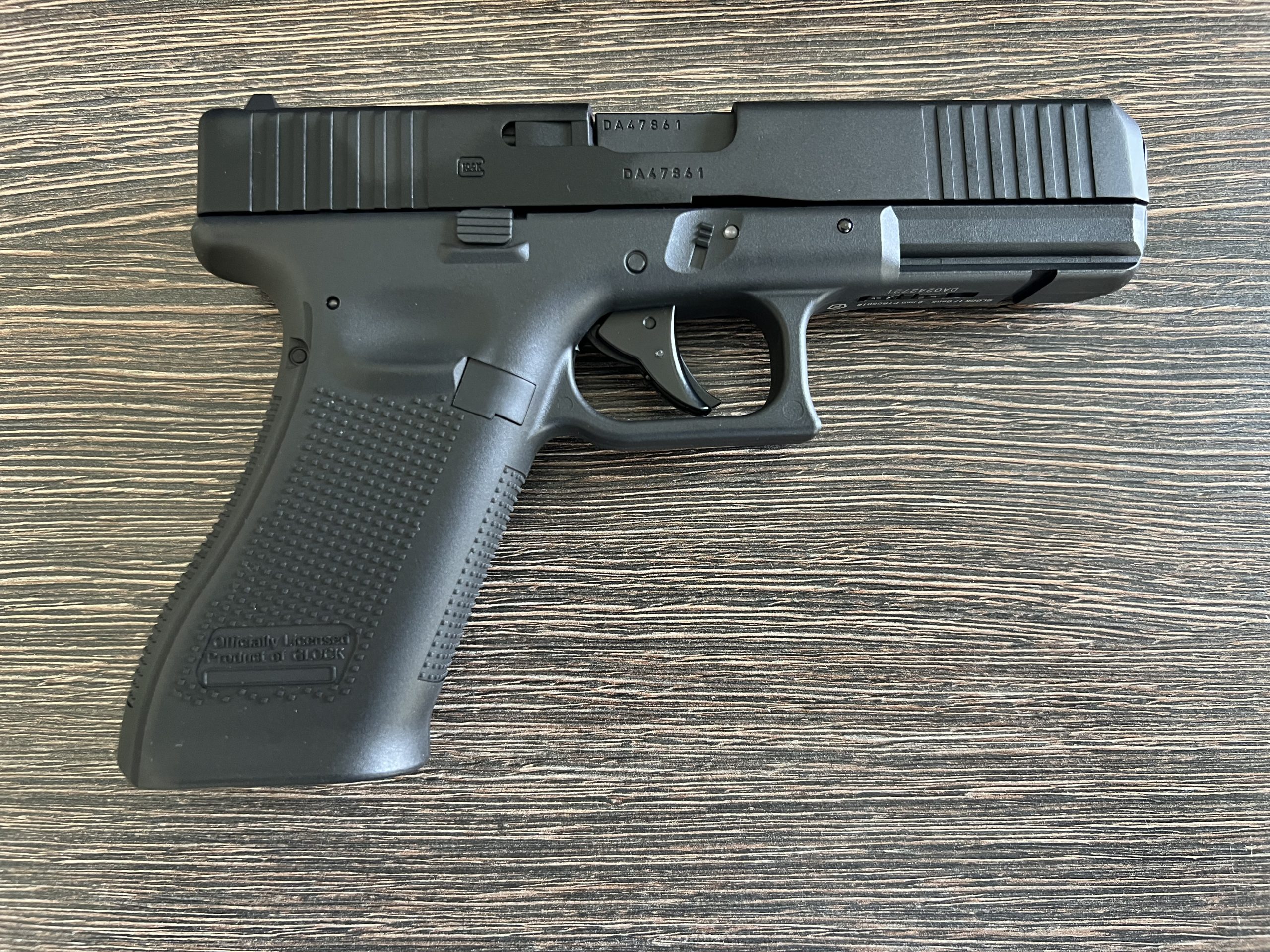 Pack complet GLOCK 17 Gen 5 6mm (mallette, billes, sparclettes)