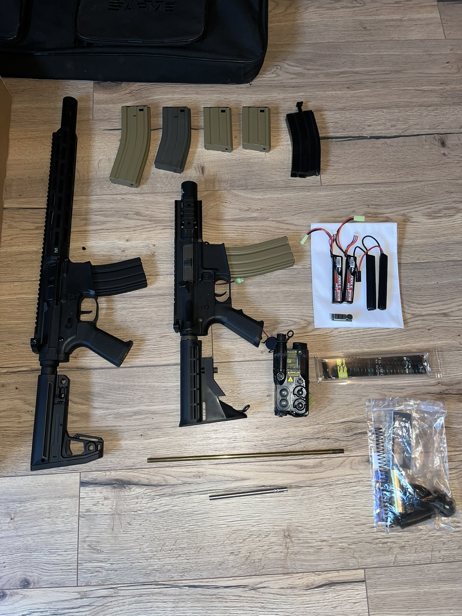 Lot complet repliques et pieces
