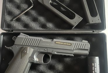 Colt 1911 CO2 NBB Cybergun + 2 Chargeurs + Silencieux + Mallette