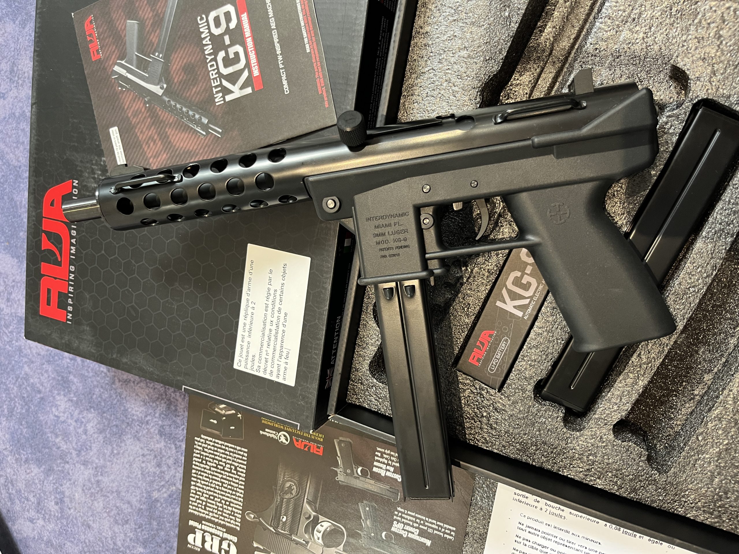 Akimbo RWA KG-9 AEG