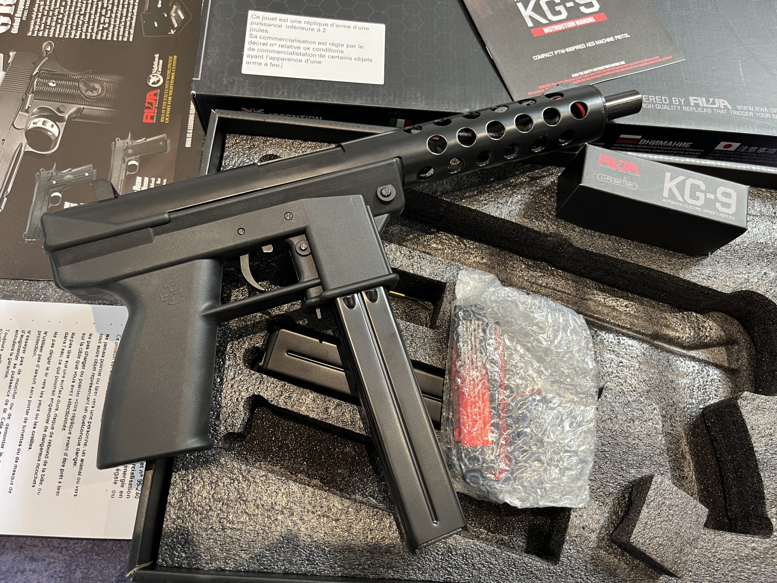 Akimbo RWA KG-9 AEG