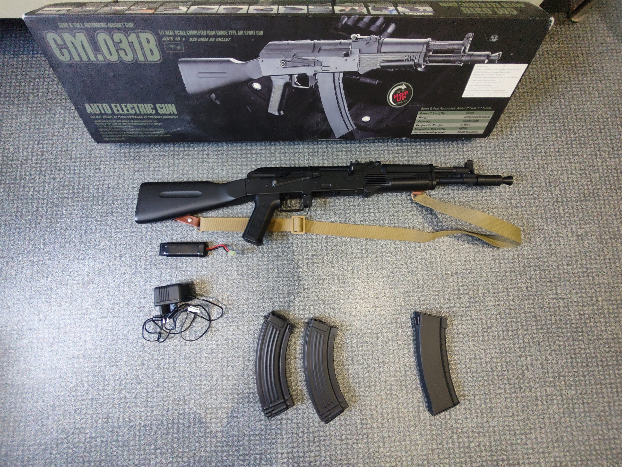 (M4) CM 16 Raider 2 GG + (AK104) CYMA CM 031B + Optic red dot 40×2