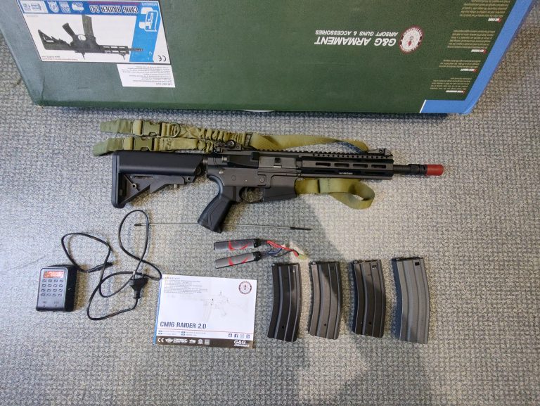 (M4) CM 16 Raider 2 GG + (AK104) CYMA CM 031B + Optic red dot 40×2