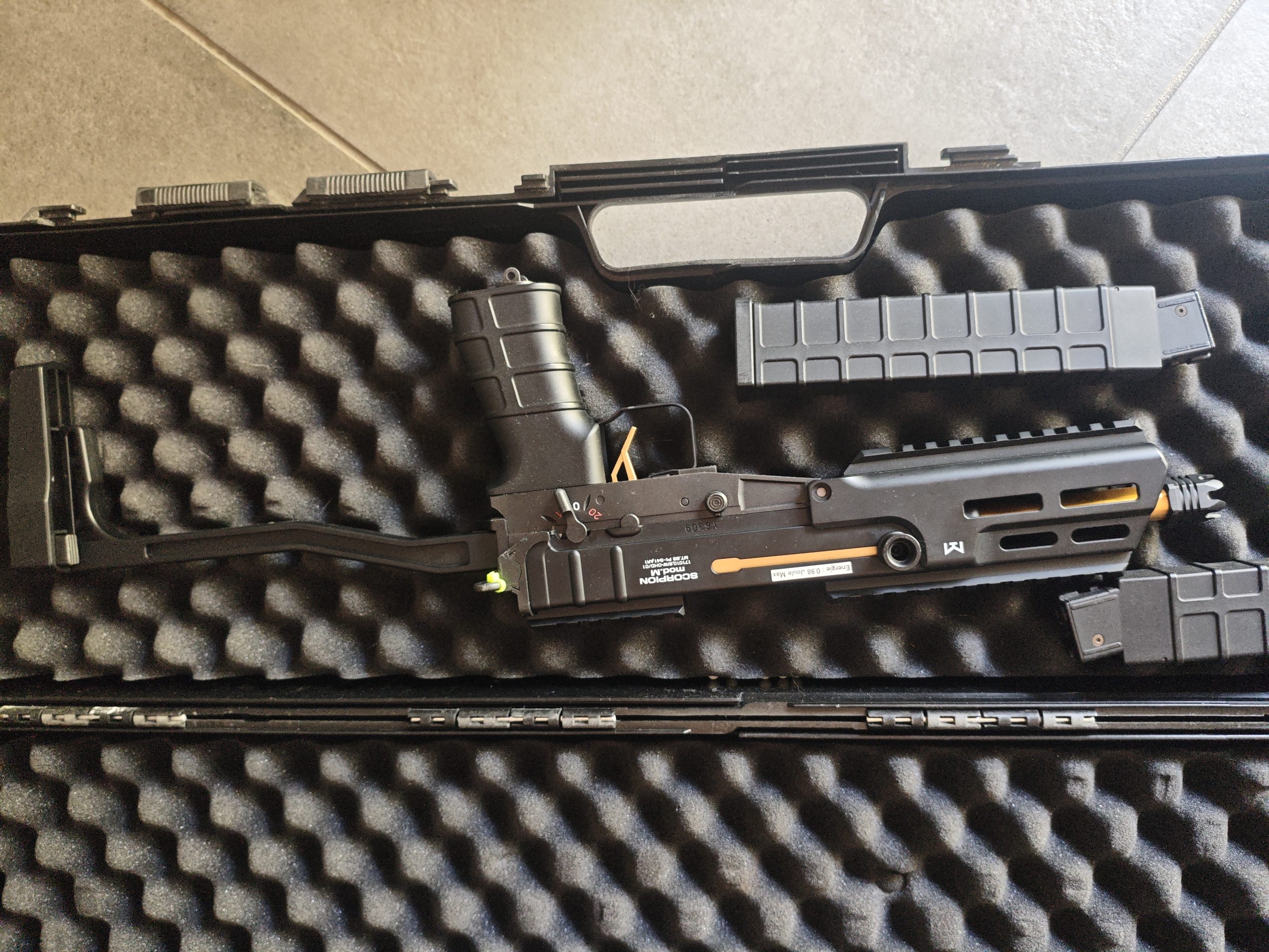 Scorpion model M Tokyo marui quasi neuve