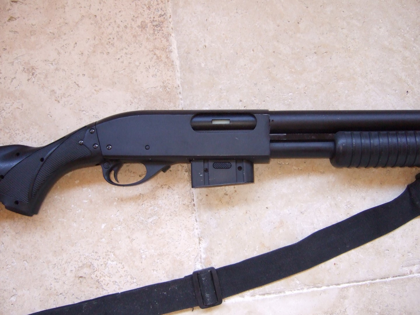 Réplique Airsoft SWISS ARMS SHOTGUN Full Métal