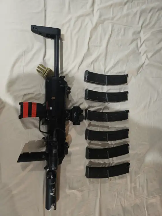 MP7A1 Tokyo Marui + accessoires