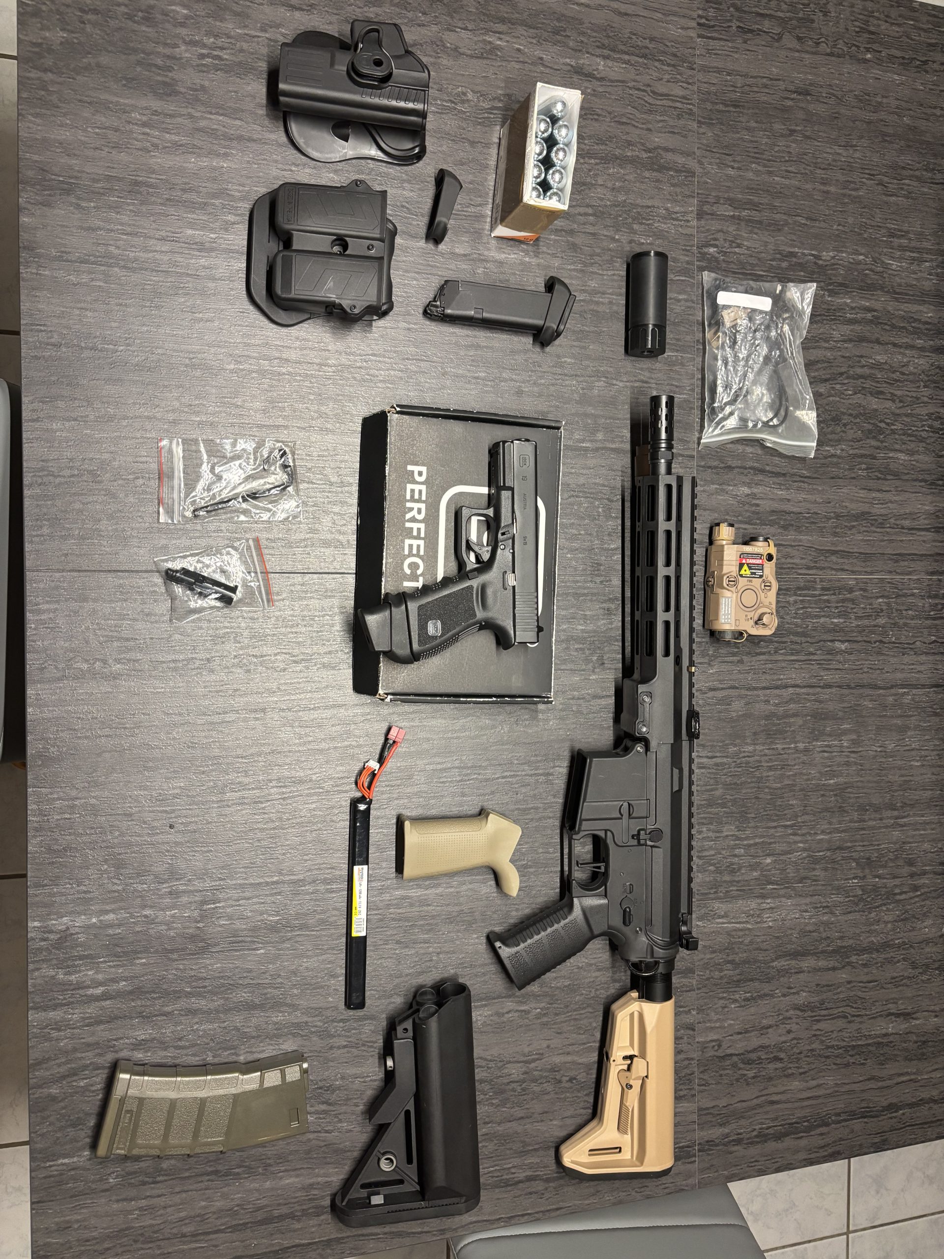 M4 URG DSG, Glock 19 VFC et autres