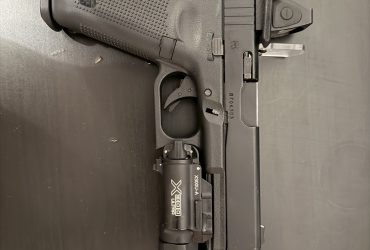 Glock 17 Gen 5 Umarex/VFC Custom — Traceur Flare Cube + Red Dot