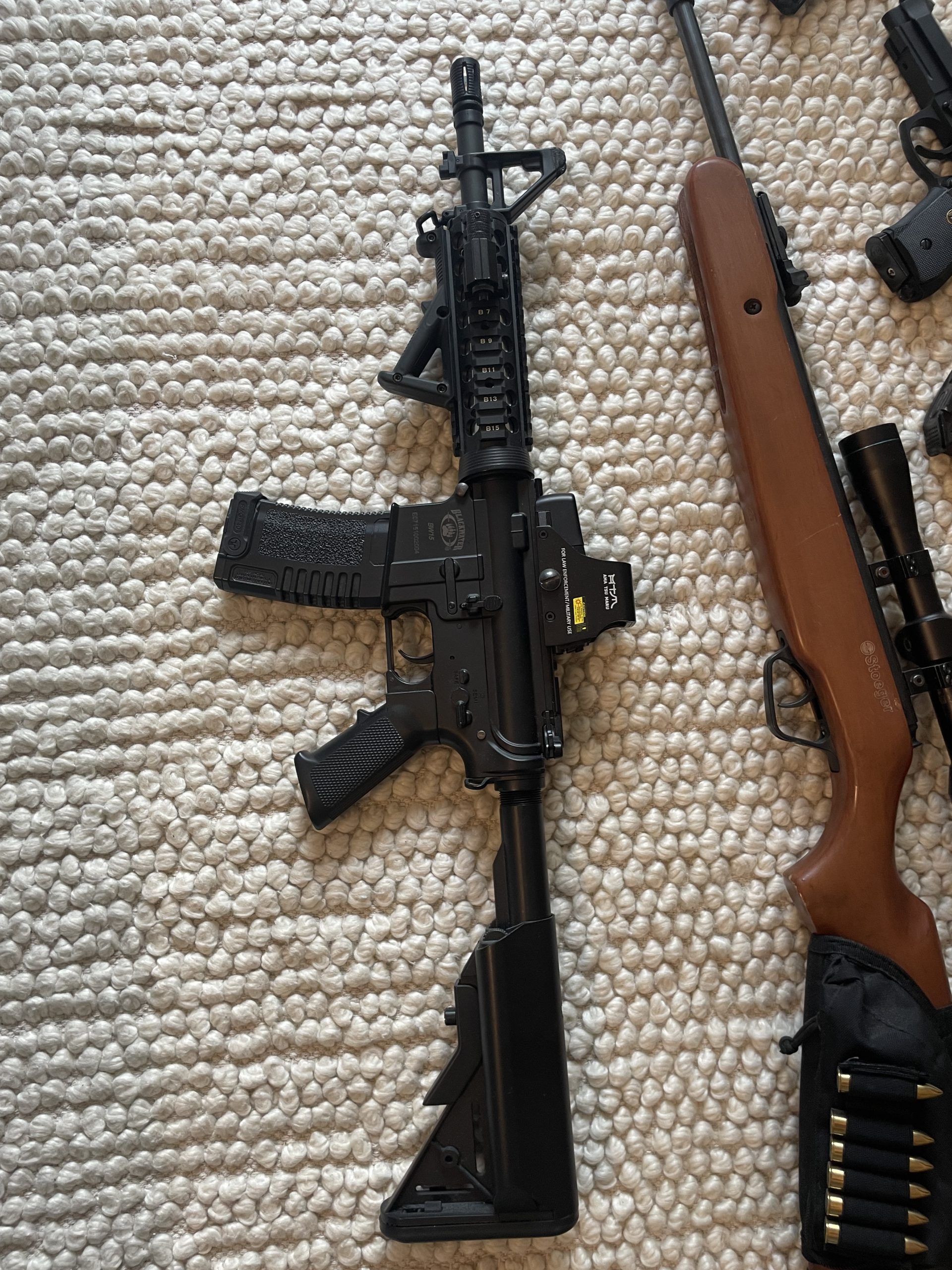 M4 BW15 Blackwater + chargeurs + laser + viseur holographique