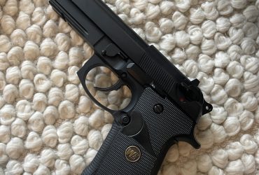 Beretta WE à gaz + accessoires (Full métal)