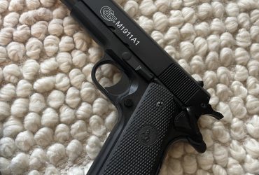 Colt  M1911A1 Plastique et métal