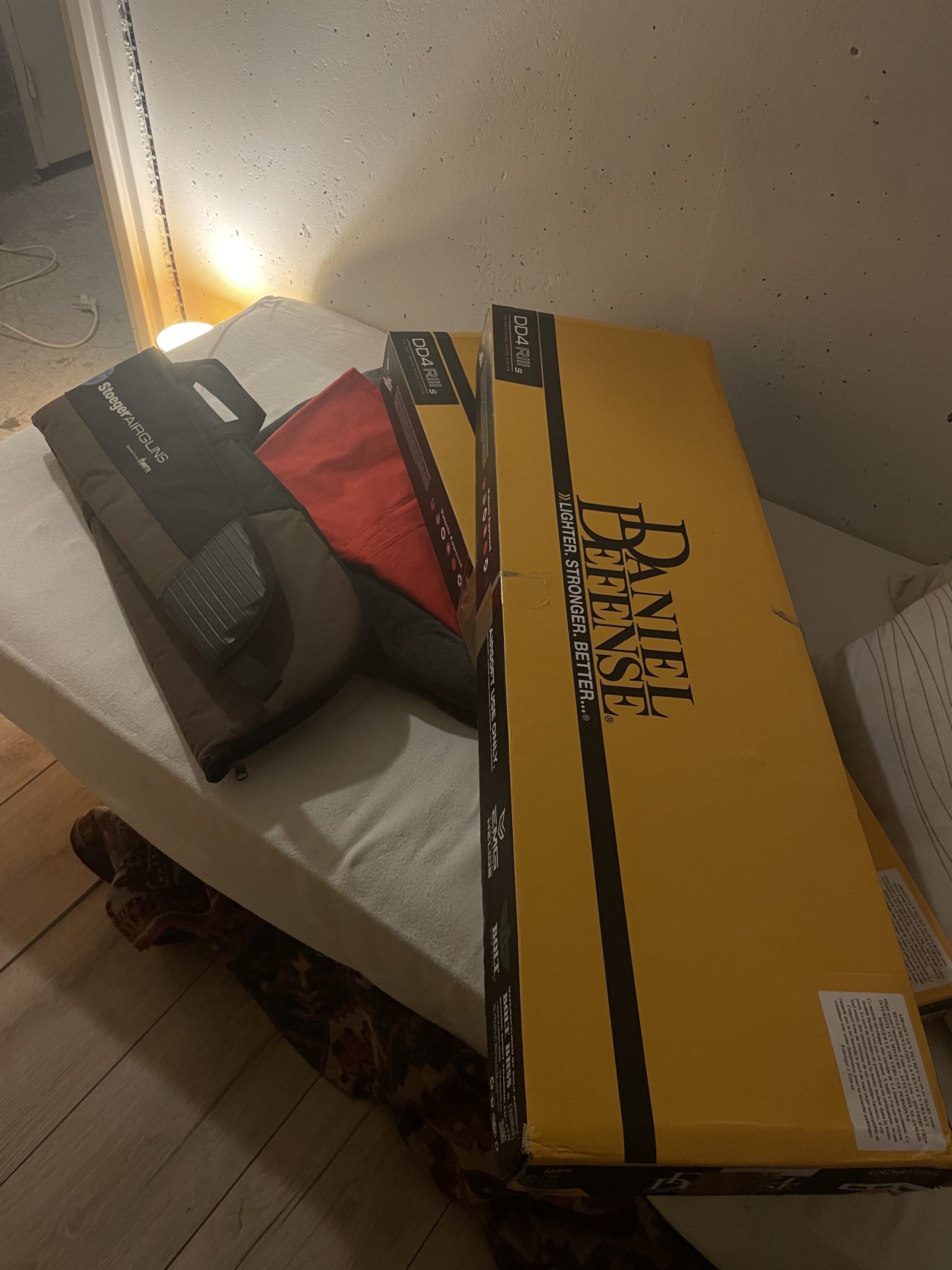 Fusil à pompe + housse à balles décorative