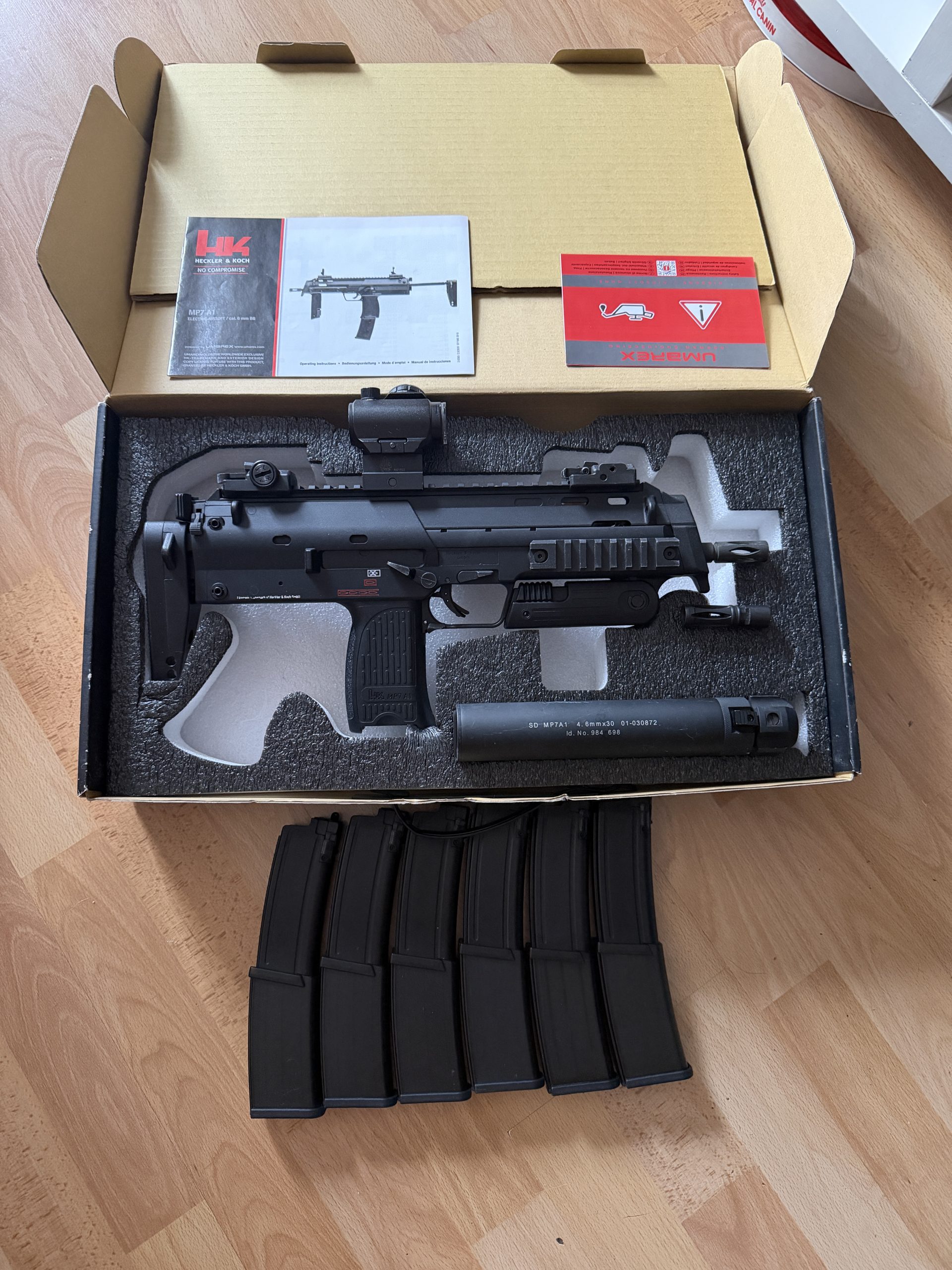 Mp7 vfc gen2/silencieux/red dot/chargeur