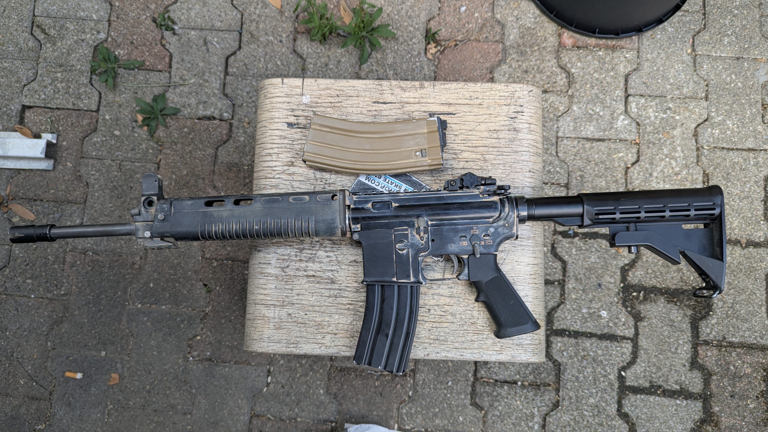 T91 / M4 Retro GBBR [We-Tech] & 2 chargeurs