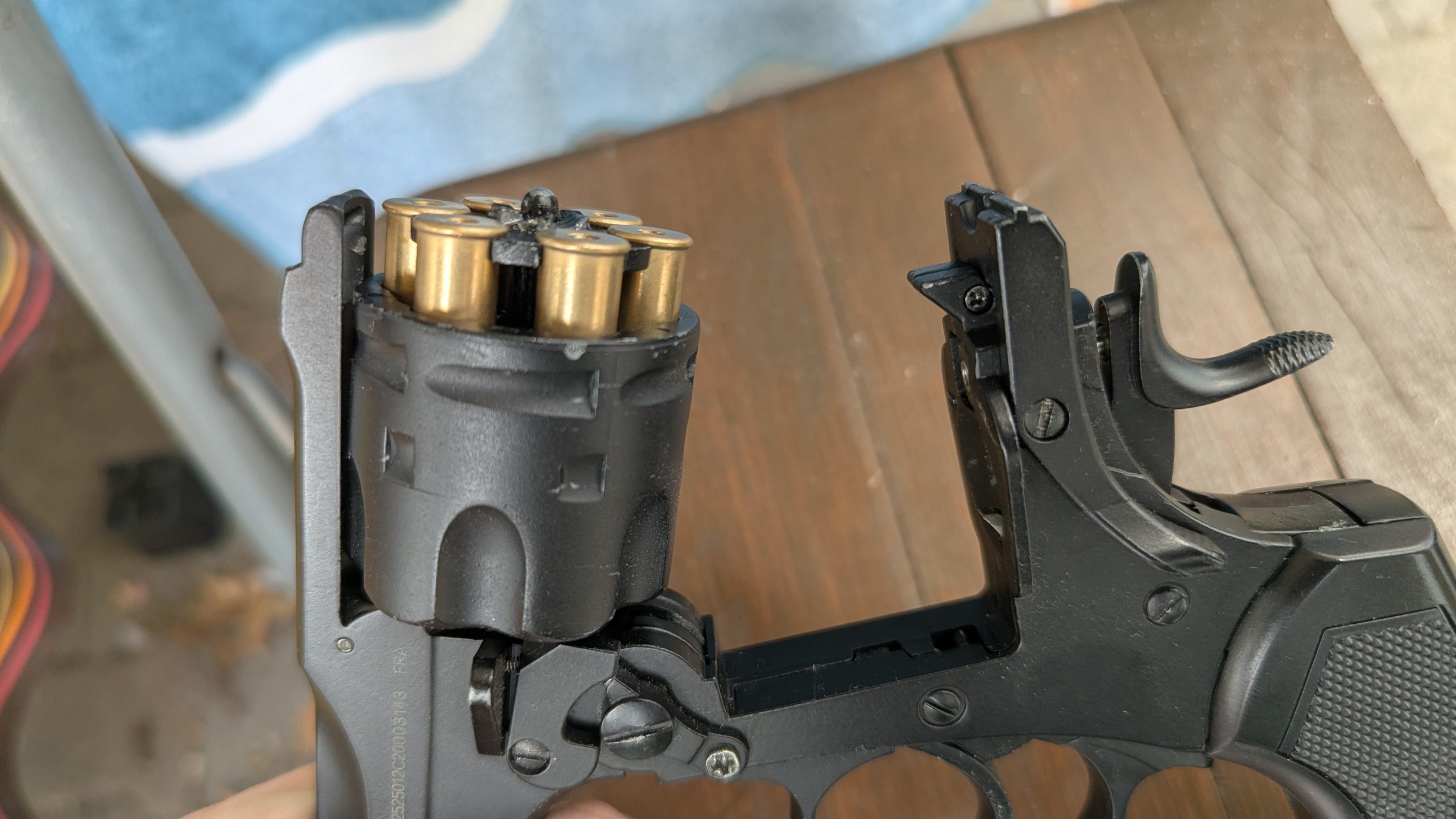 Revolver Webley & 6 douilles réductrice
