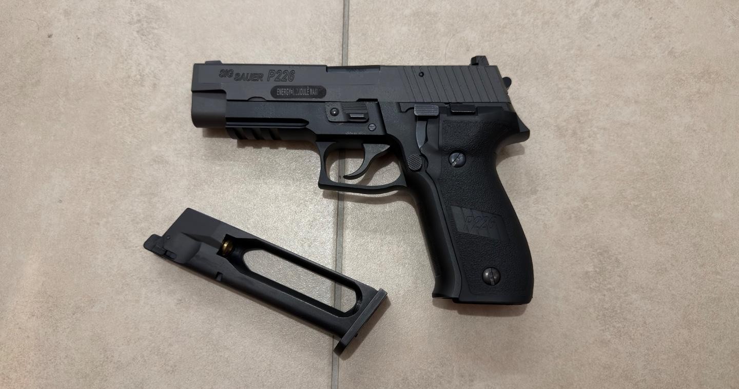 Sig Saueur P226 GBB [Inokatsu]