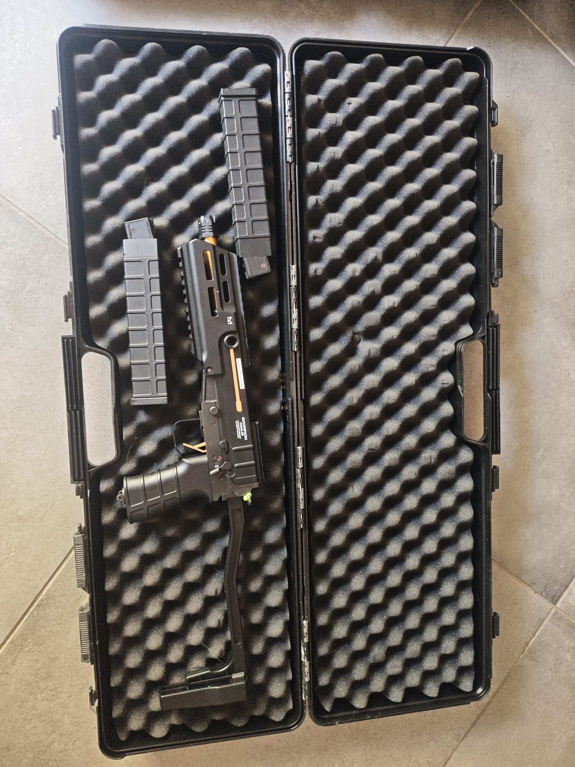 Scorpion model M Tokyo marui quasi neuve