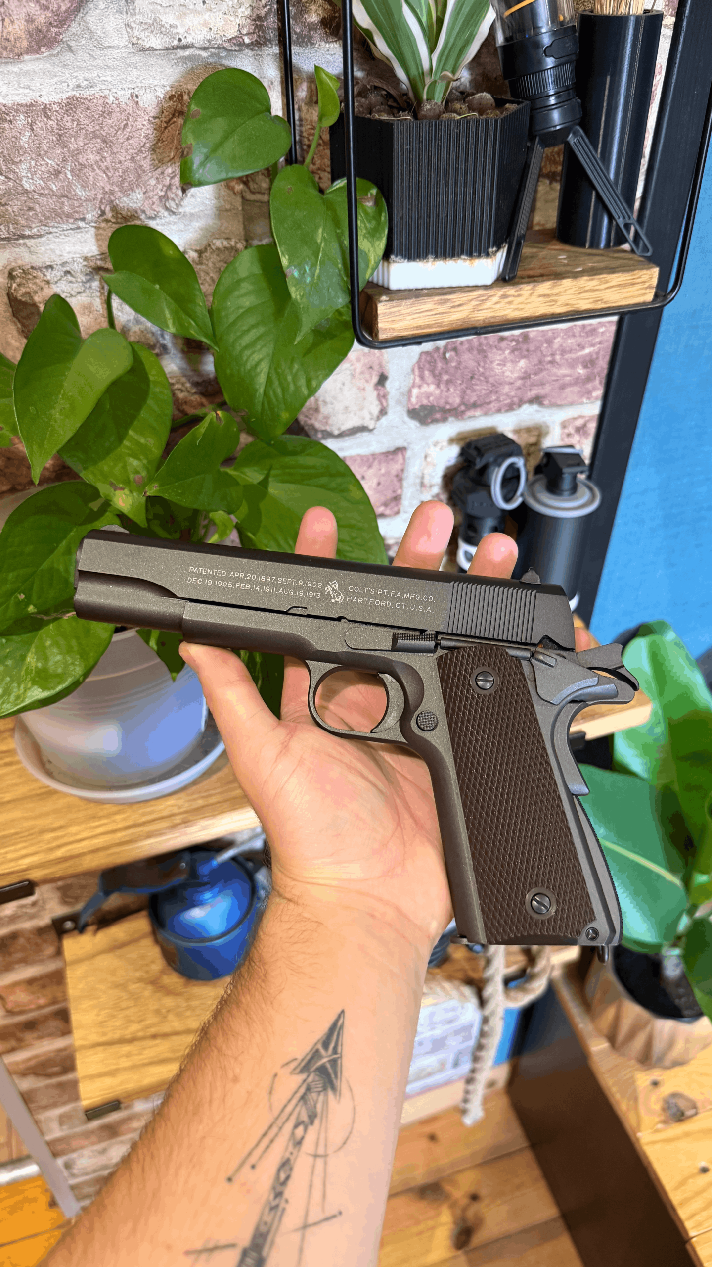 COLT 1911 CYBERGUN CO2