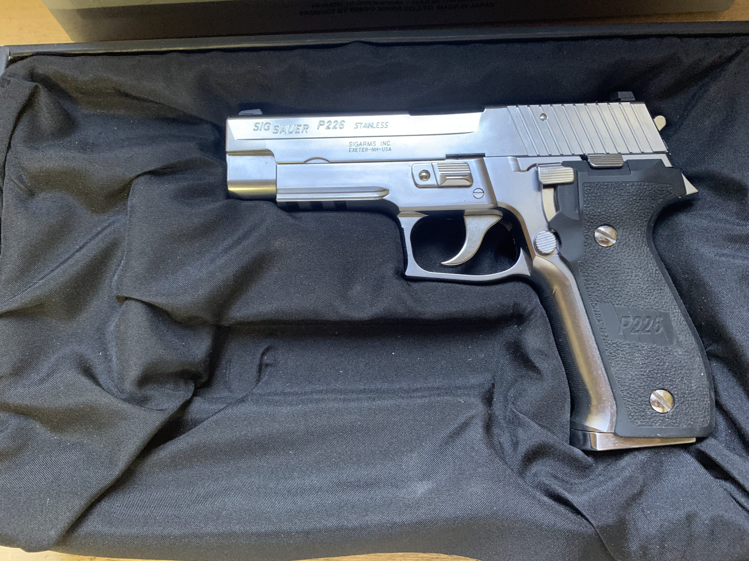 SIG Sauer P226 R Chrome