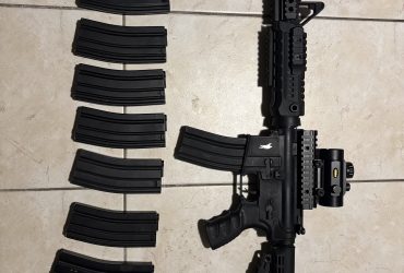 Réplique Airsoft M4 CAA M451 (AEG) + Pack Complet (9 chargeurs, Red Dot, LiPo)