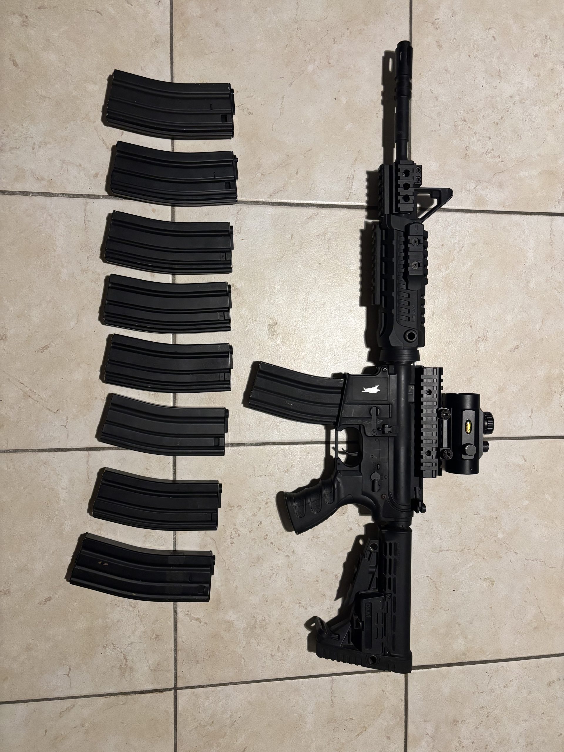 Réplique Airsoft M4 CAA M451 (AEG) + Pack Complet (9 chargeurs, Red Dot, LiPo)