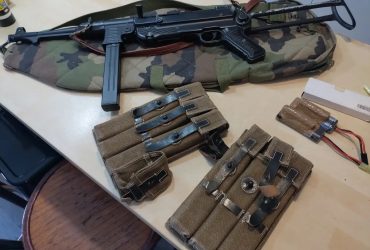 MP40 Marque AGM amélioré + chargeurs et porte chargeurs