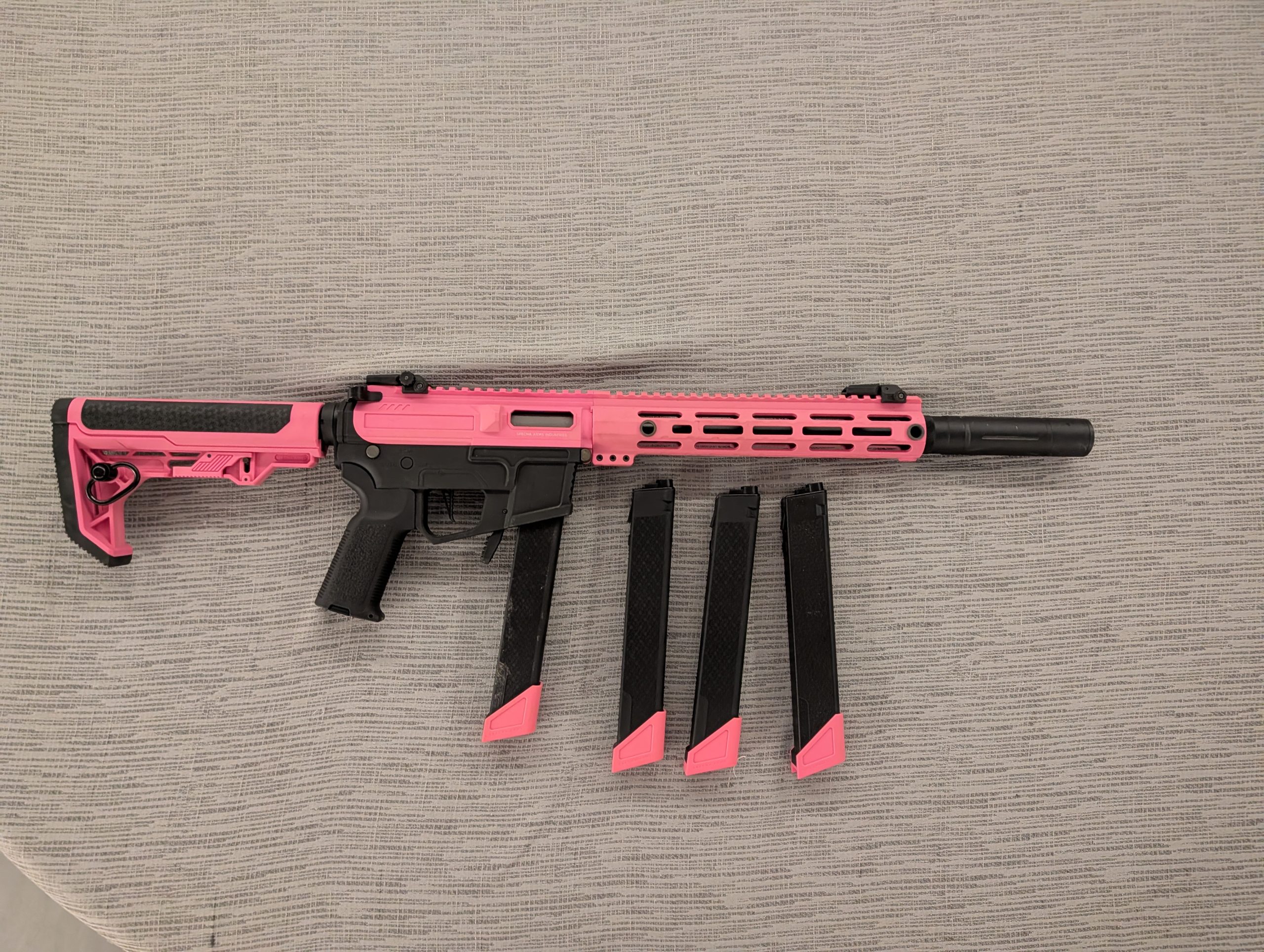 Specna Arms SA-FX02 FLEX™couleur rose et noir.