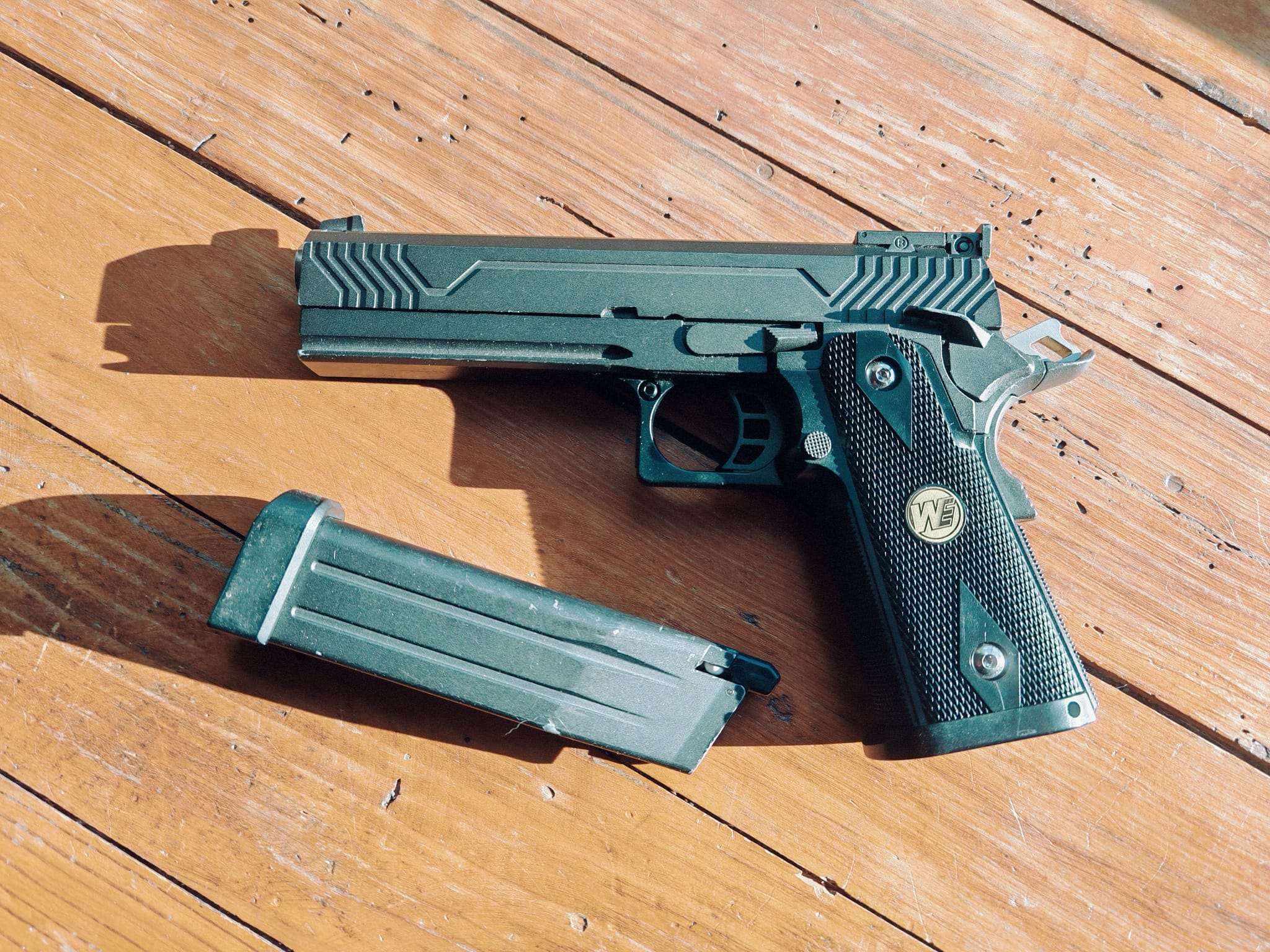 WE Hi-Capa 5.1 Dragon Type M Full Metal GBB Pistol-Black