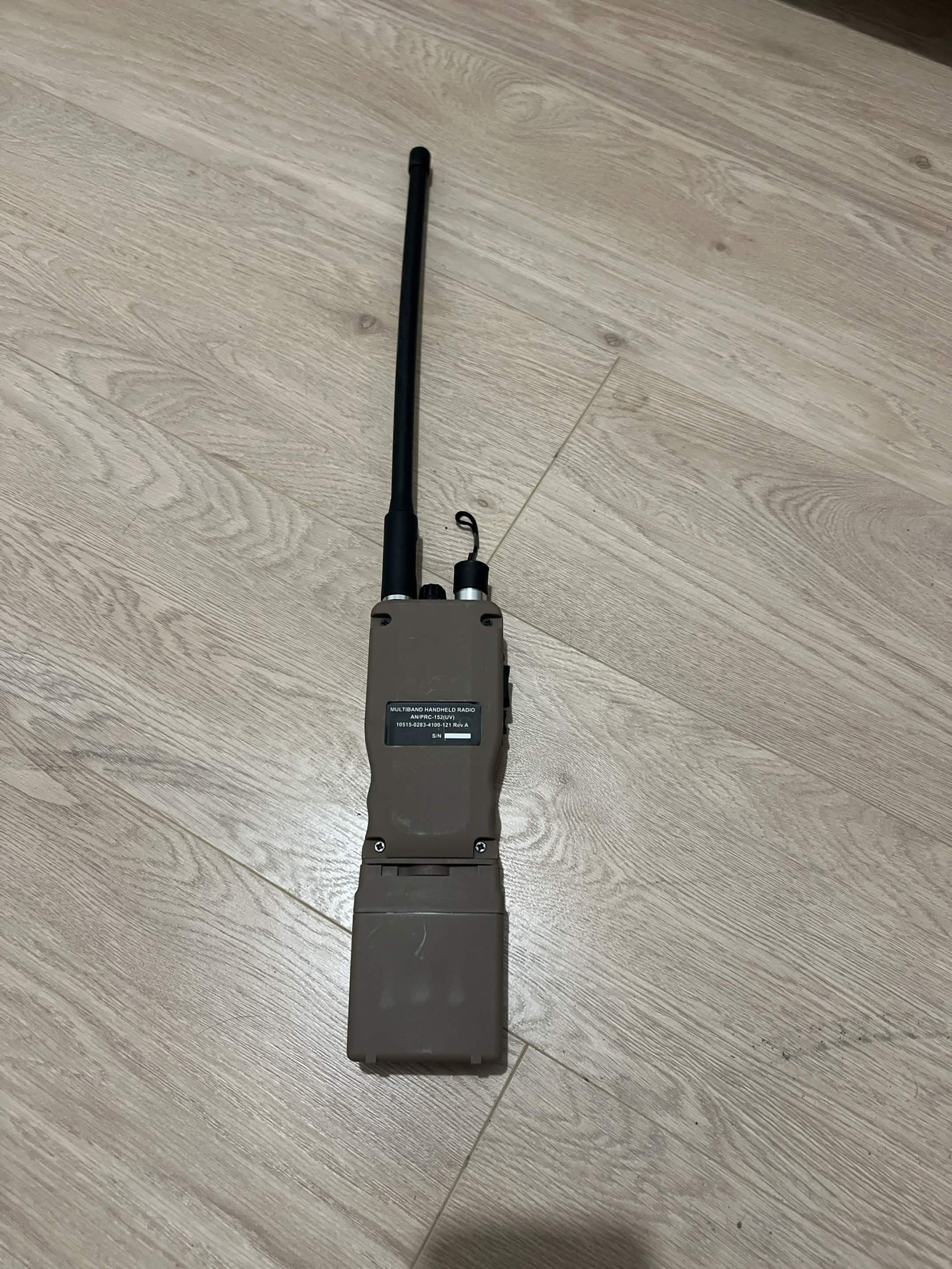 Radio factice PRC-152 FMA Désert/TAN