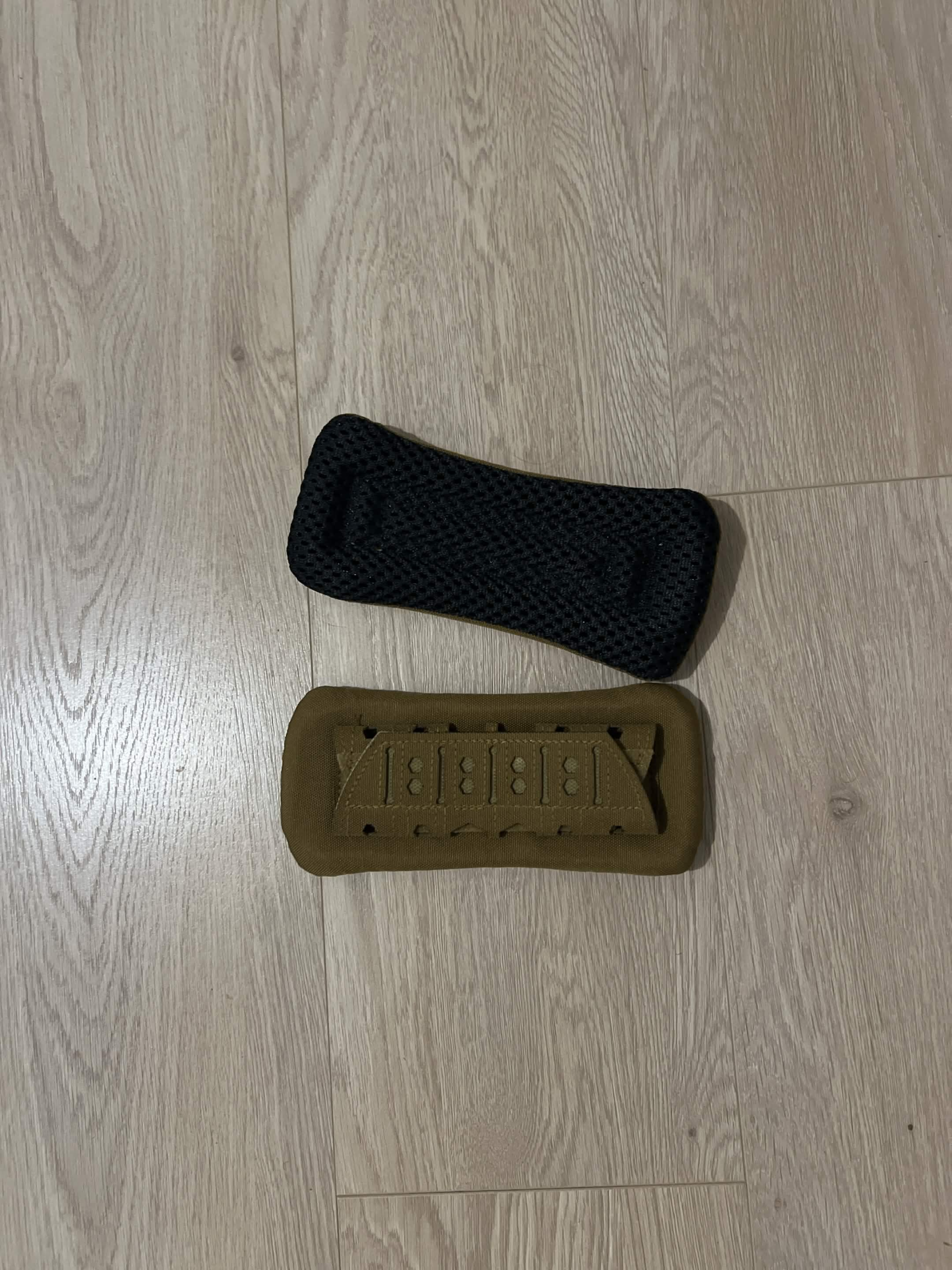 Coussinets de confort pour porte-plaque TAN – Neufs