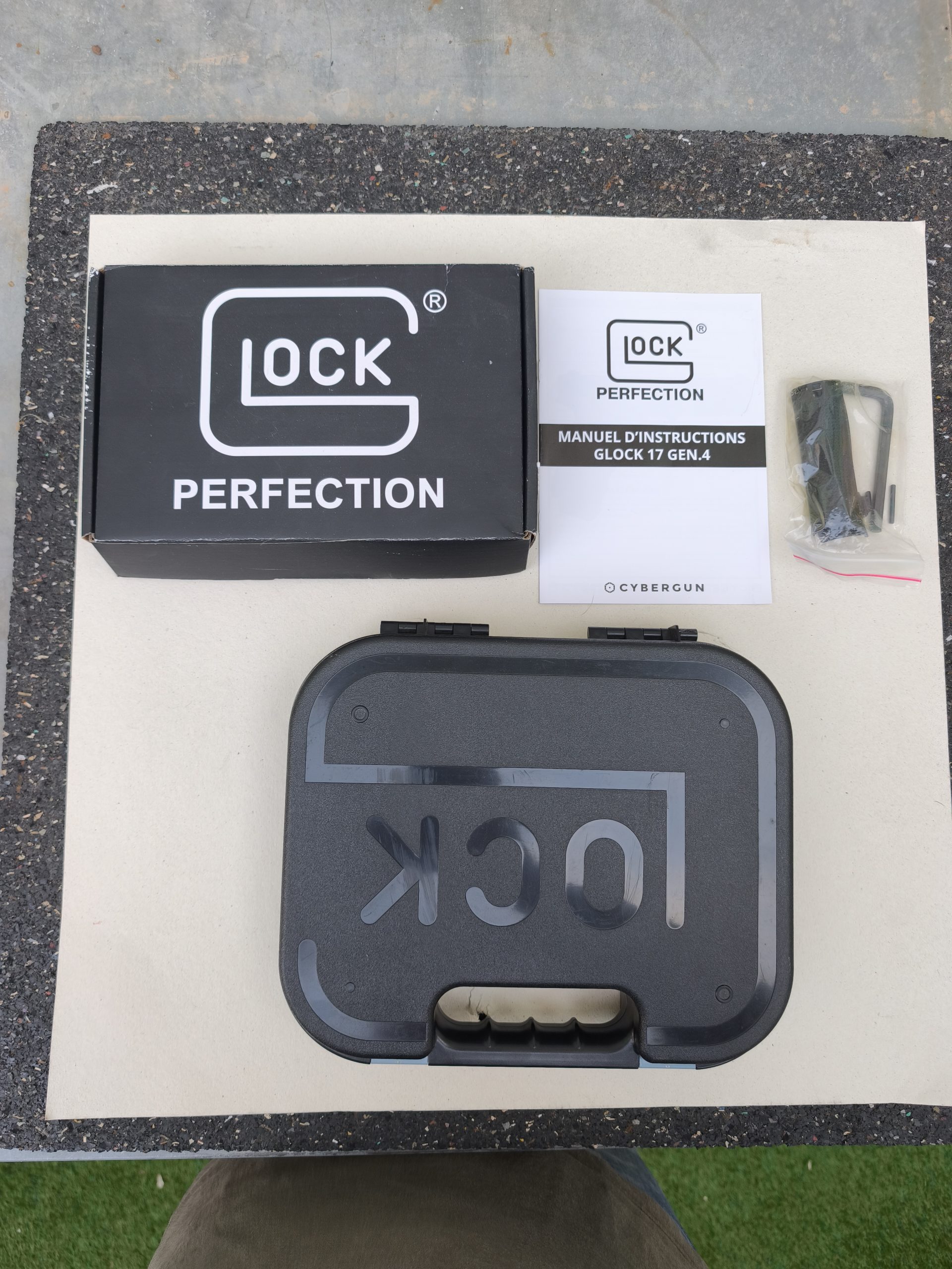 GLOCK 17 GEN 4 CO2 CYBERGUN