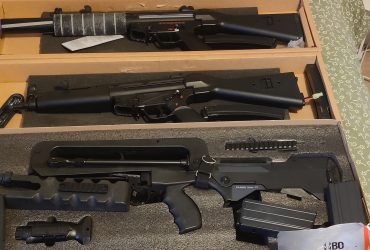 Lot 4 répliques (Famas, G316, MP5, MP5SD) + billes