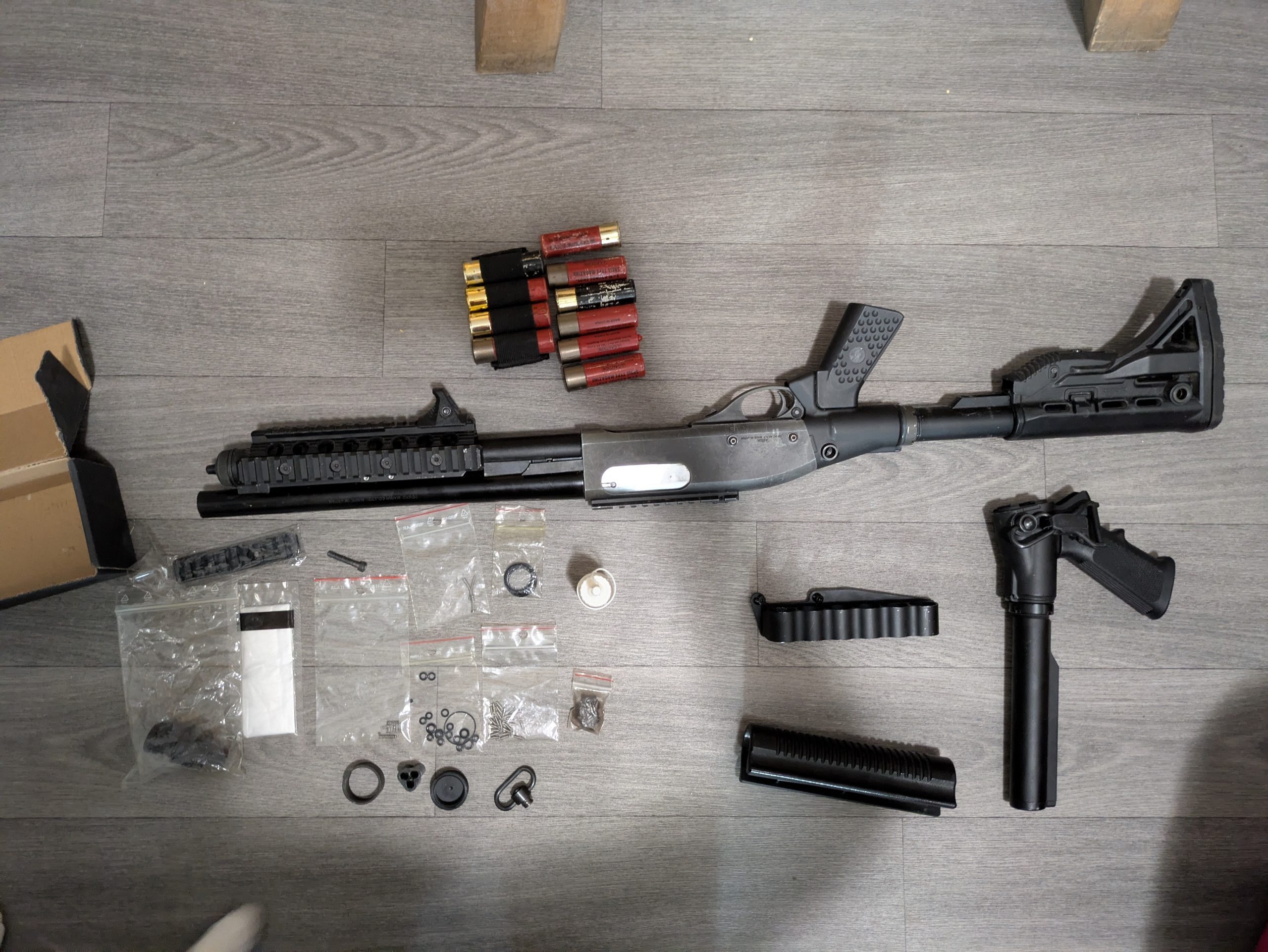 Lot Tokyo Marui M870 Tactical custom + Accessoires (À réparer / Pour pièces)