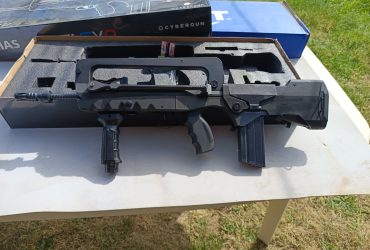 FAMAS