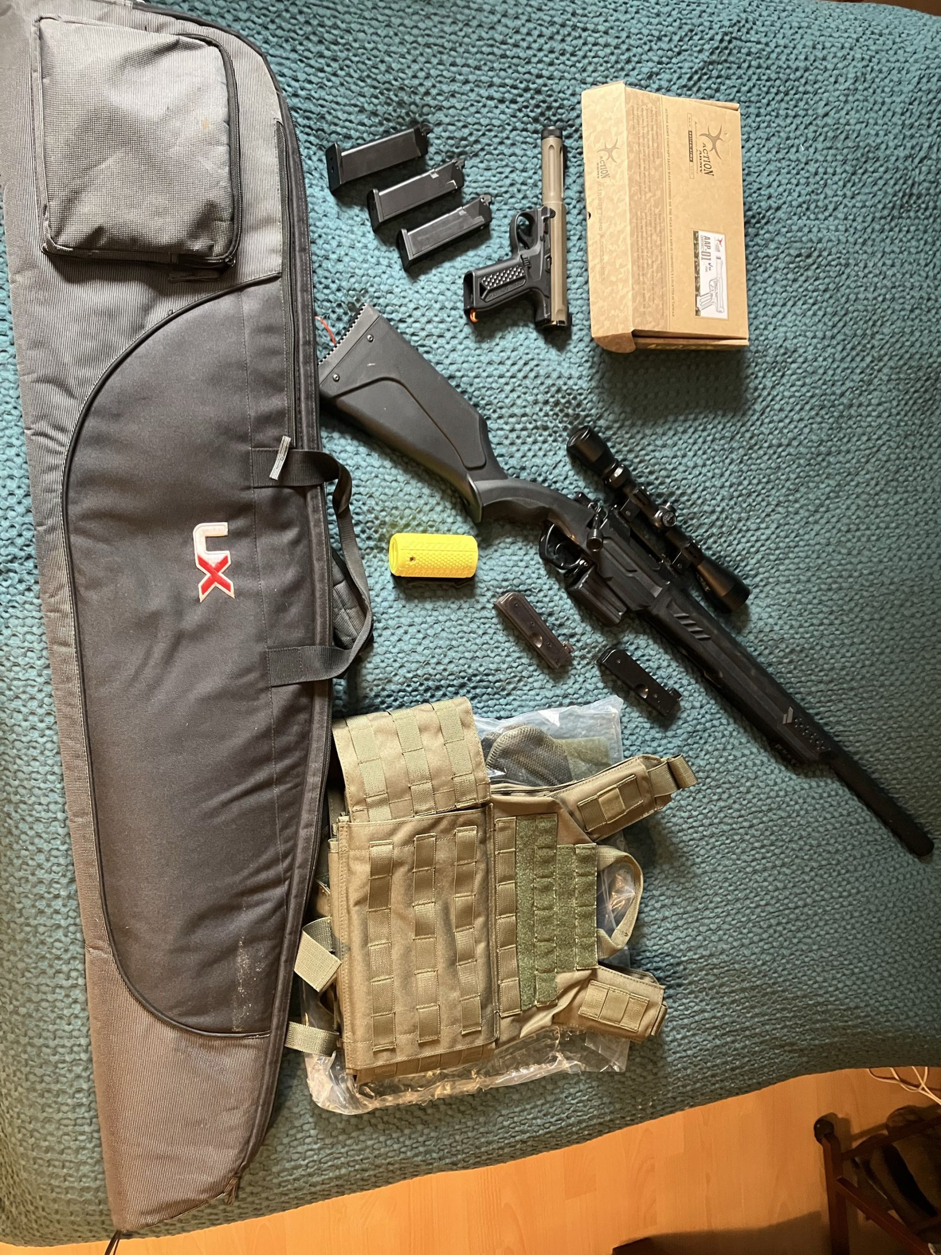 LOT SNIPE T11 type VSR10 , pistolet AAP, grenade et veste
